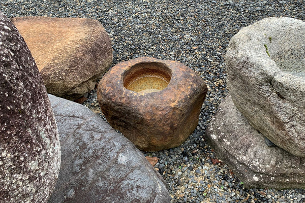 Chozubachi,Kurama stone